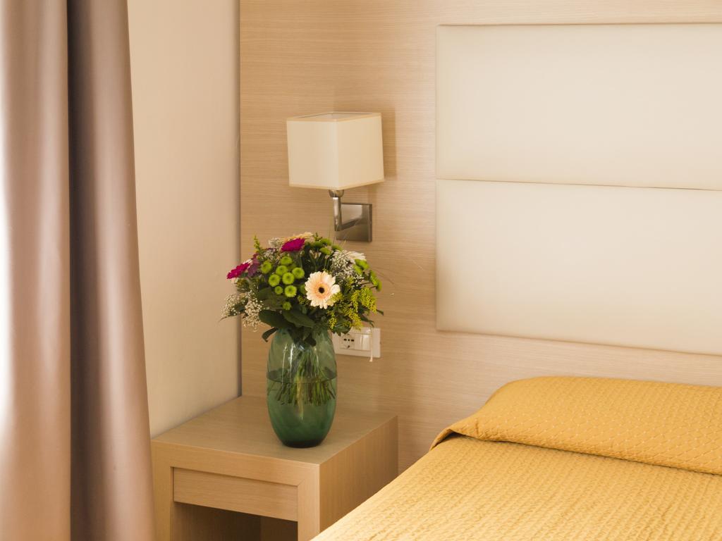 Hotel Regina Bolzano Exteriör bild