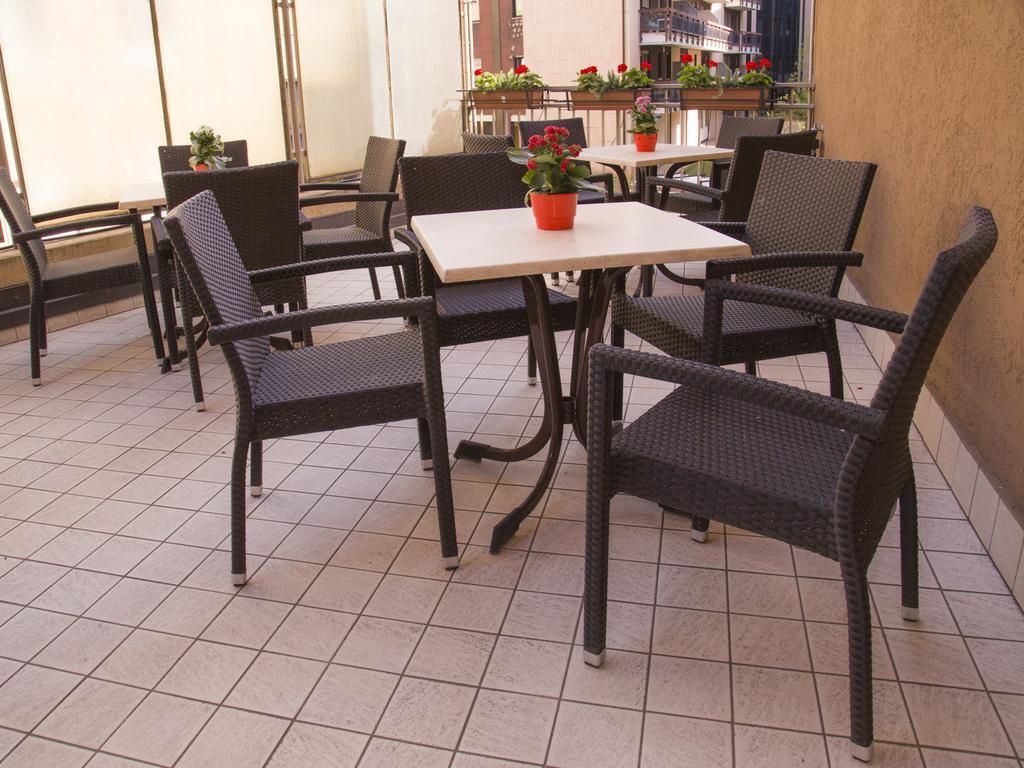Hotel Regina Bolzano Exteriör bild