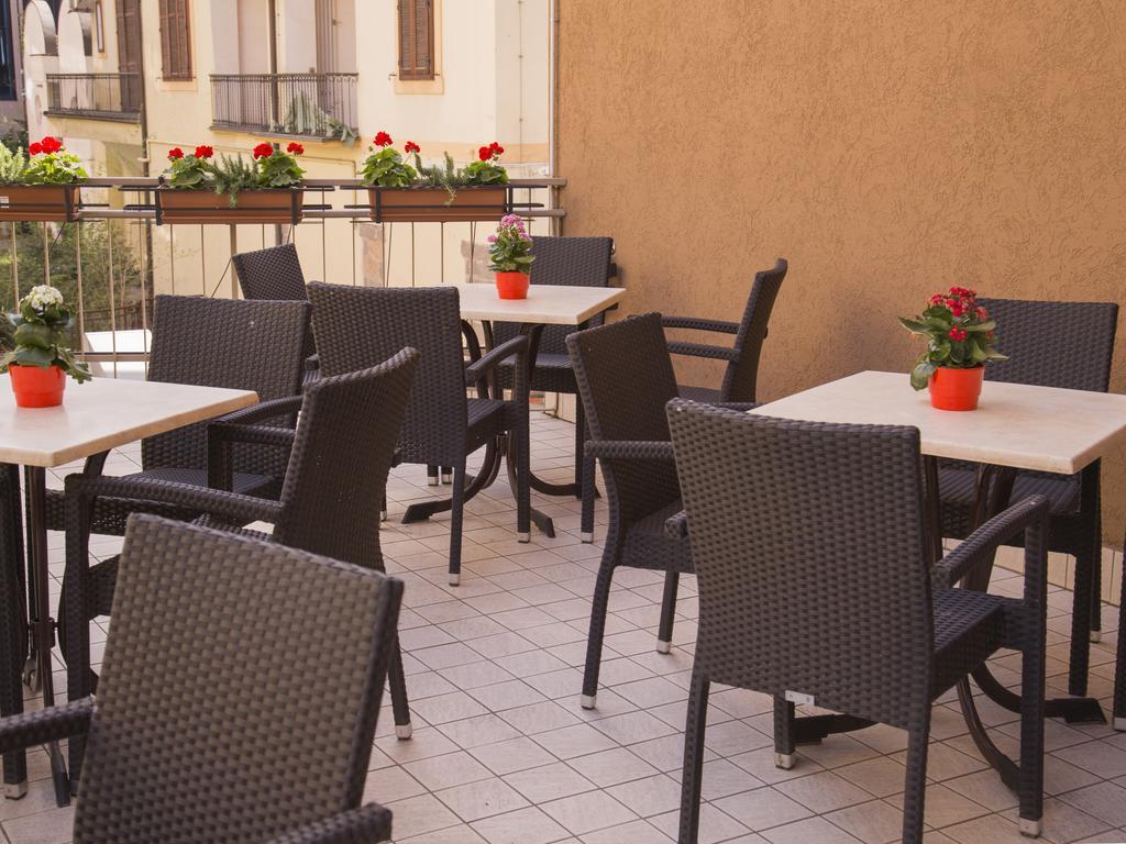 Hotel Regina Bolzano Exteriör bild
