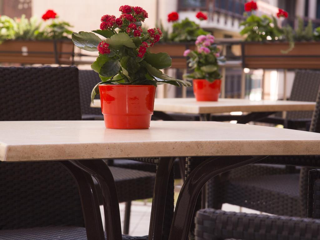 Hotel Regina Bolzano Exteriör bild